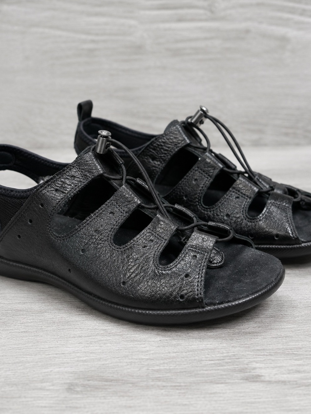 Ecco Black Women's Size 8 Comfort Sandals with Elastic Toggle - Picture 2 of 12